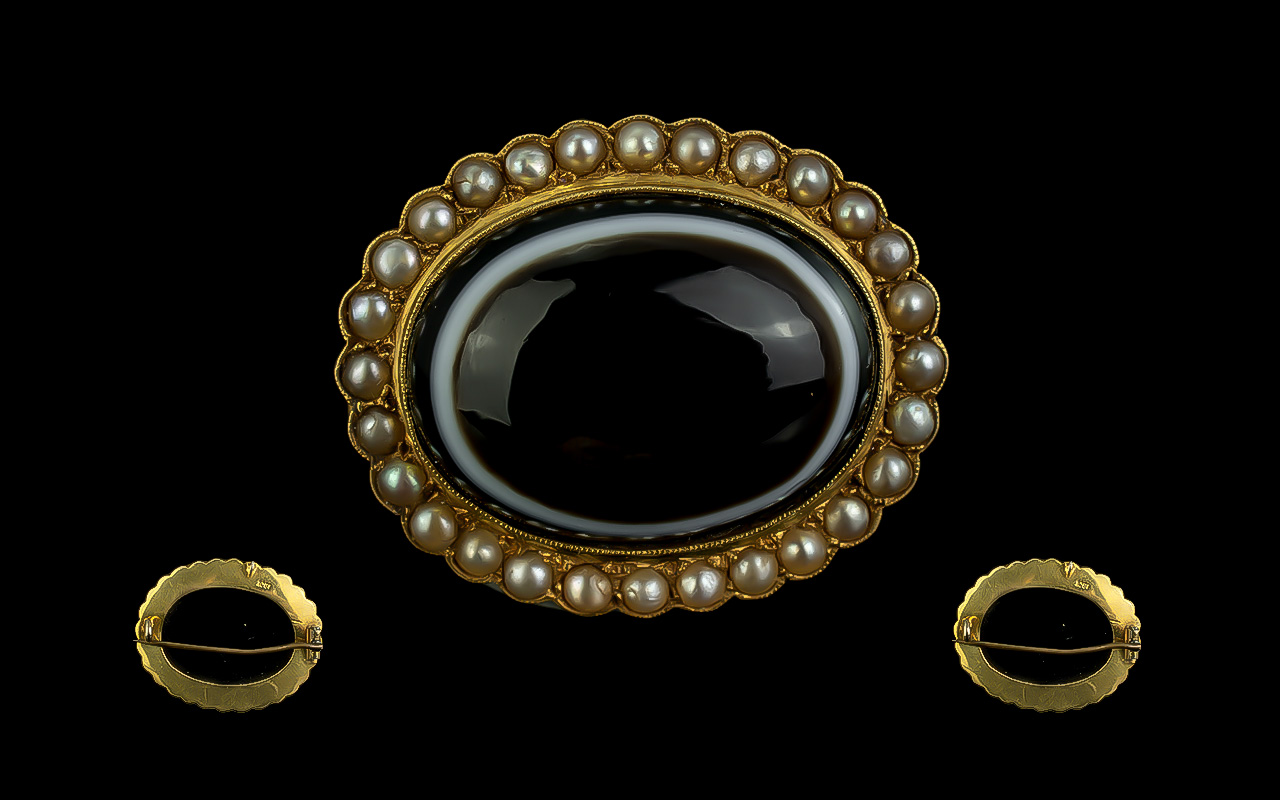 Antique Period 18ct Gold Superb Banded Agate & Seed Pearl Set Brooch, marked 18ct. The large oval
