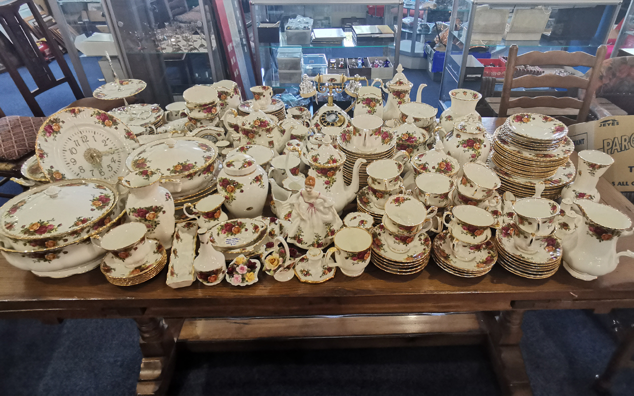 Royal Albert Old Country Roses A large collection of pottery 200-300 pieces approx.