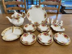 Royal Albert 'Old Country Roses' set comprising tea pot, bread and butter plate, five saucers,