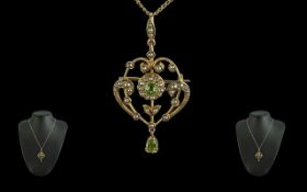 Antique Period - Attractive 15ct Gold Peridot and Seed Pearl Open-Worked Pendant Brooch,