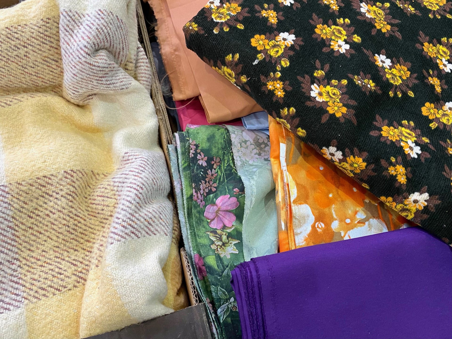 Three Boxes of Vintage 60s and 70s Fabric, assorted prints and designs, - Image 3 of 3