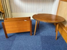 Mid Century Morco Coffee Table, oval shape raised on four legs, measures 28.5" wide x 17" deep x 15.