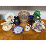 Box of Mixed Collectibles, comprising an Aynsley flower basket, an Aynsley flower swan,