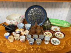 Quantity of Porcelain & Collectibles, in