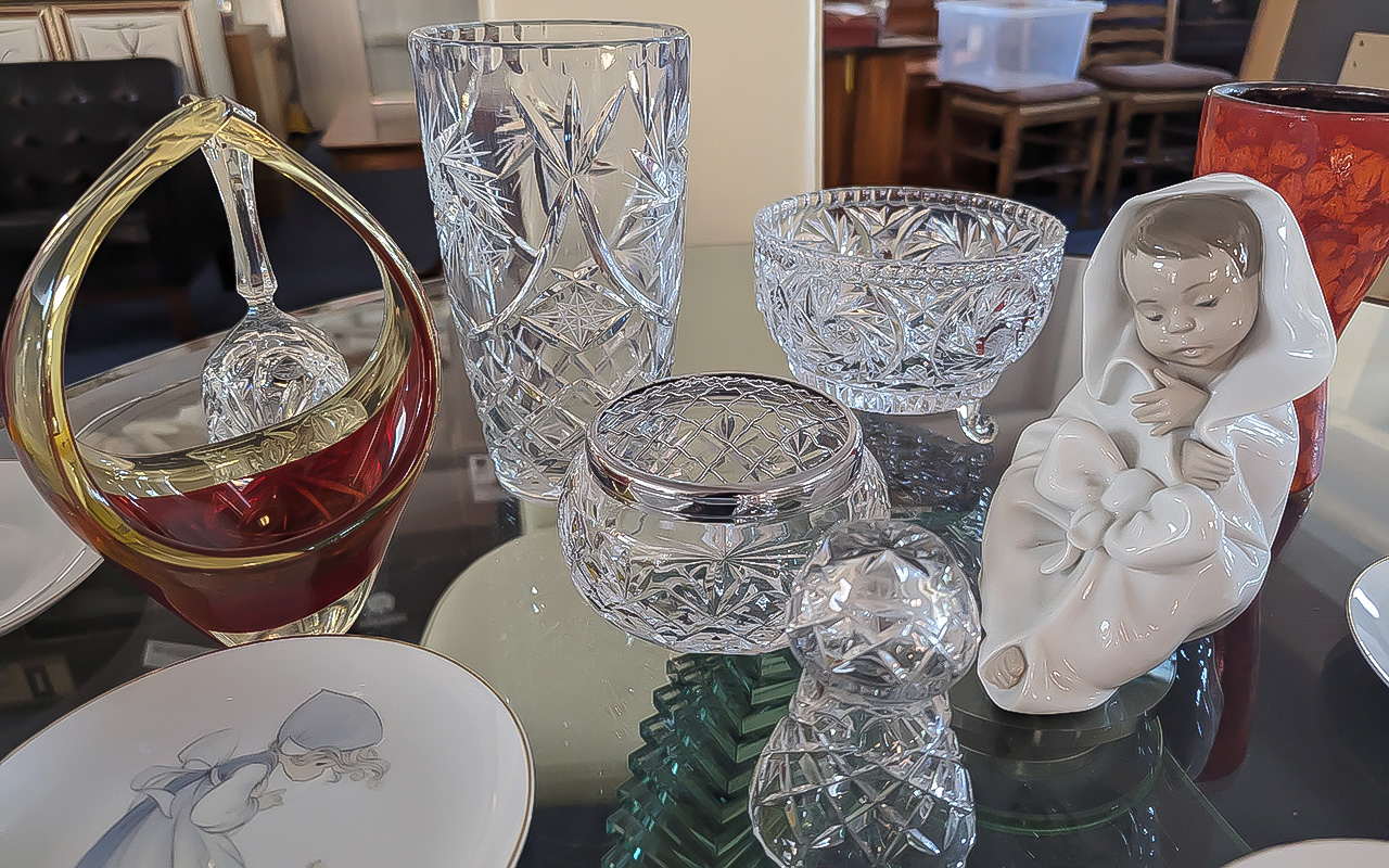 Collection of Glass and Porcelain Items, - Image 2 of 4