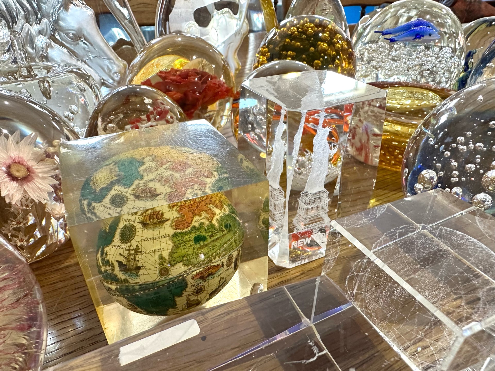 A Large Collection of Paperweights, to include Caithness, Milifiore, etc. Hugh Collection. - Image 3 of 4