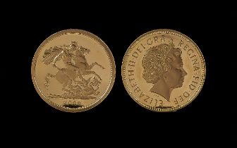 Royal Mint Queen Elizabeth II Five Pound 22ct Gold Coin. Weight 40,0 grams.