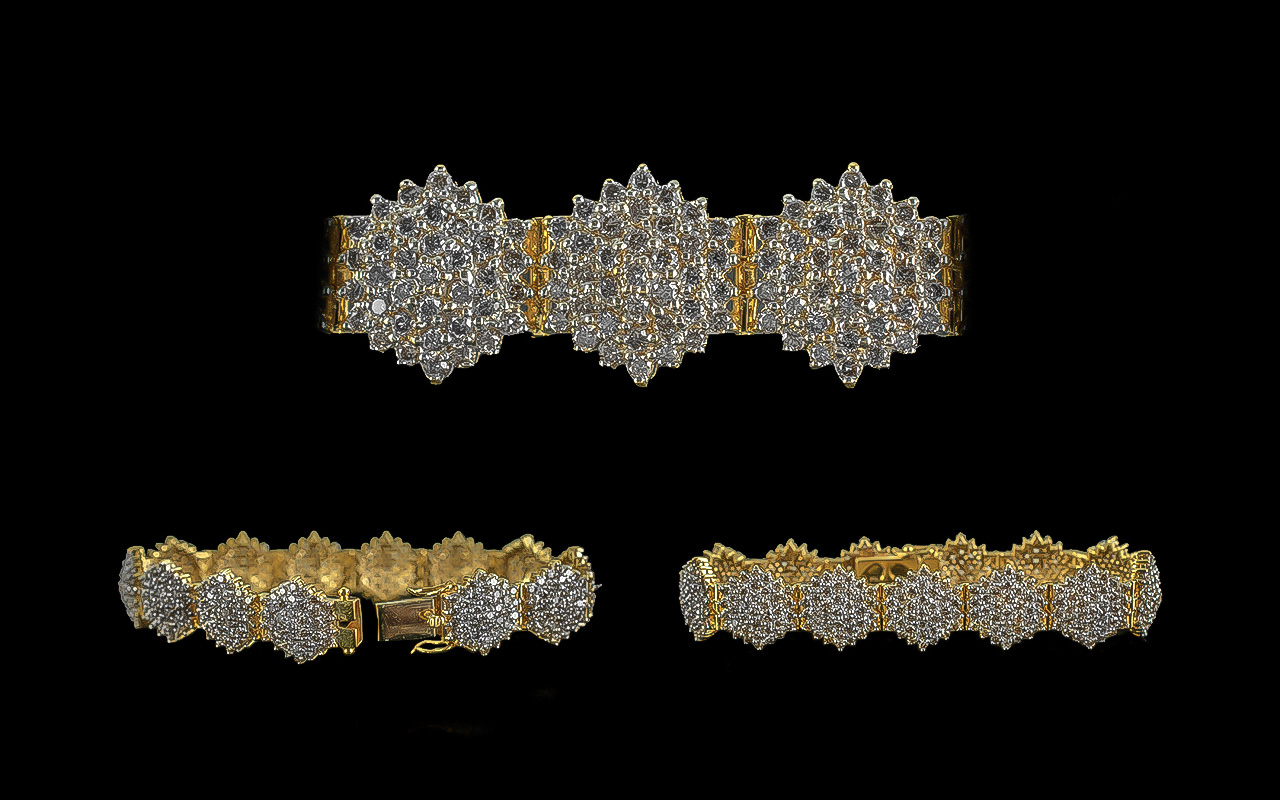 Ladies Modern 18ct Yellow Gold Diamond Cluster Set Bracelet,