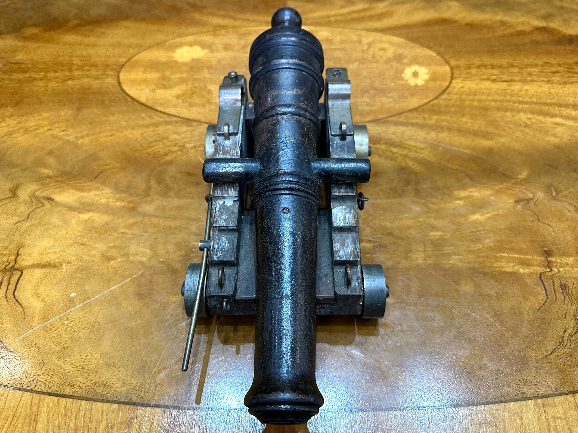 Model Field Cannon, bronzed gun on an oak carriage with brass wheels and mounts, and a ramrod. - Image 2 of 4