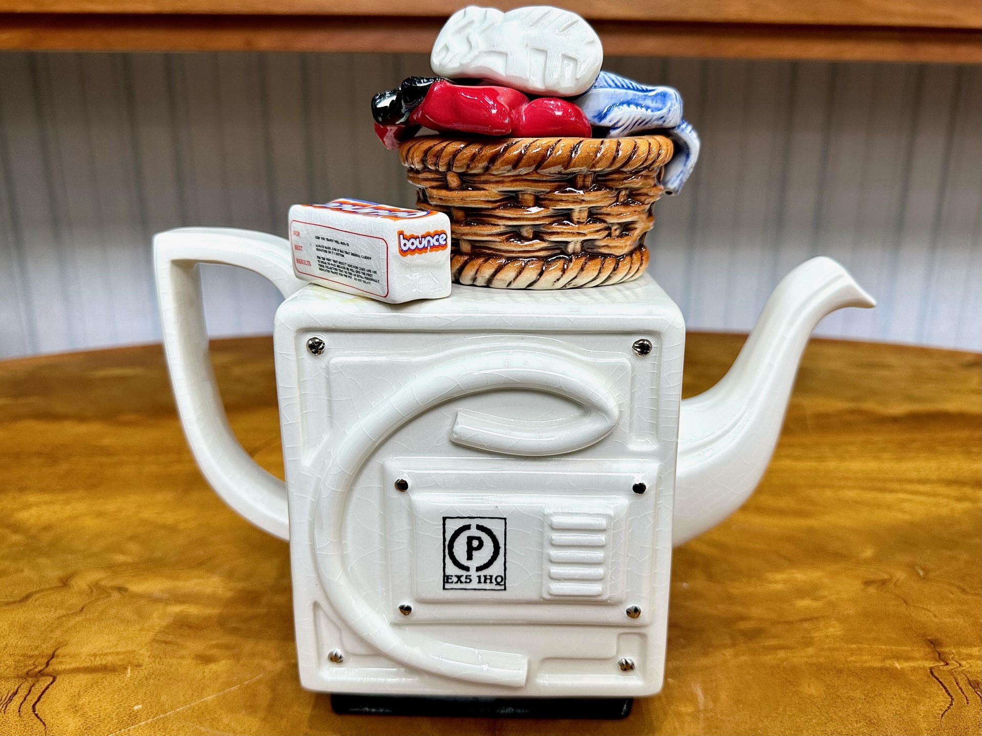 Cardew Design Limited Edition Novelty Teapot in the form of a Washing Machine, No. 2015/5000. - Image 5 of 5