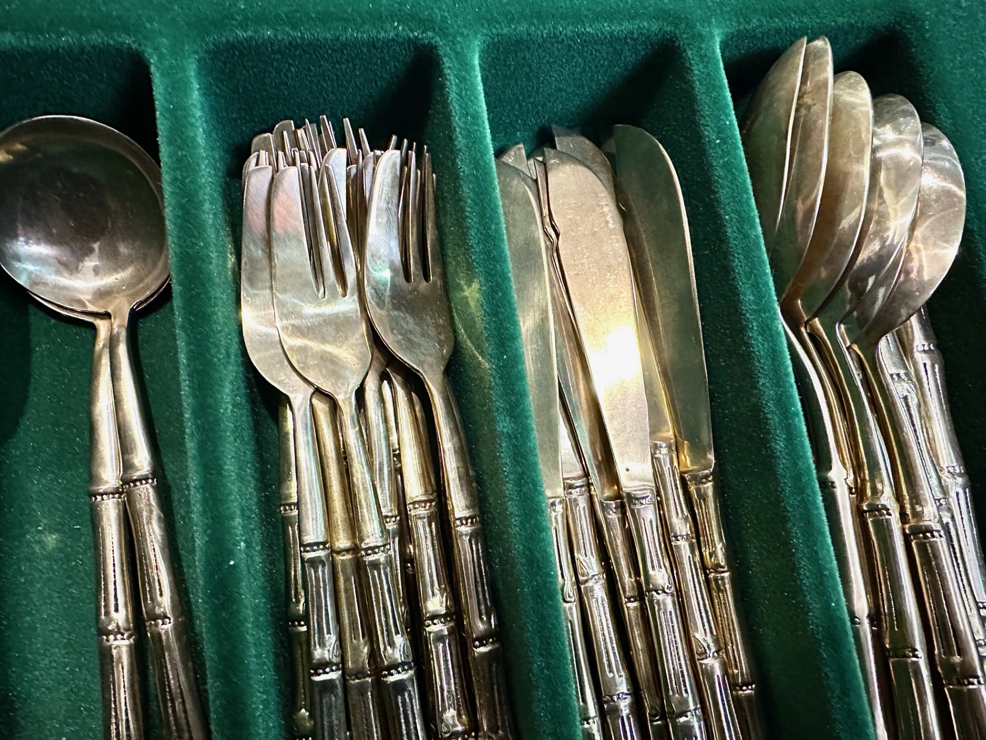 Canteen of Golden Bronze Cutlery, made in Thailand for Castle, complete set would make ideal - Image 3 of 3