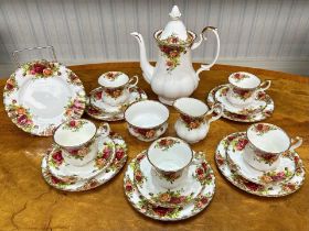 Royal Albert 'Old Country Roses' Tea Set, comprising tea pot, milk jug, sugar bowl, five cups,