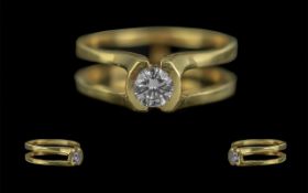 18ct Gold - Excellent Quality Contemporary Single Stone Diamond Set Ring. Marked 750 - 18ct to
