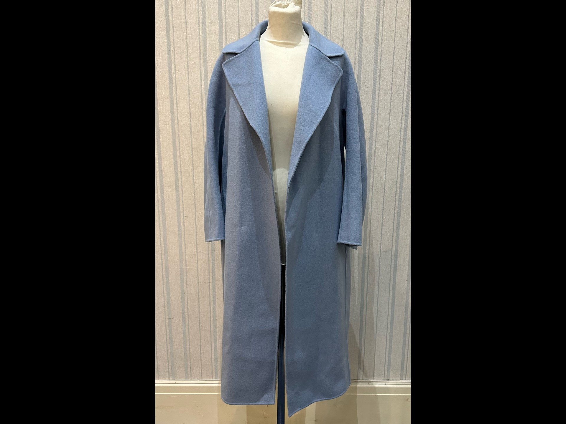 Max Mara Ladies Wrap Coat, pale blue, tie belt, pure new wool, Size 2 (small). In original box. - Image 2 of 5