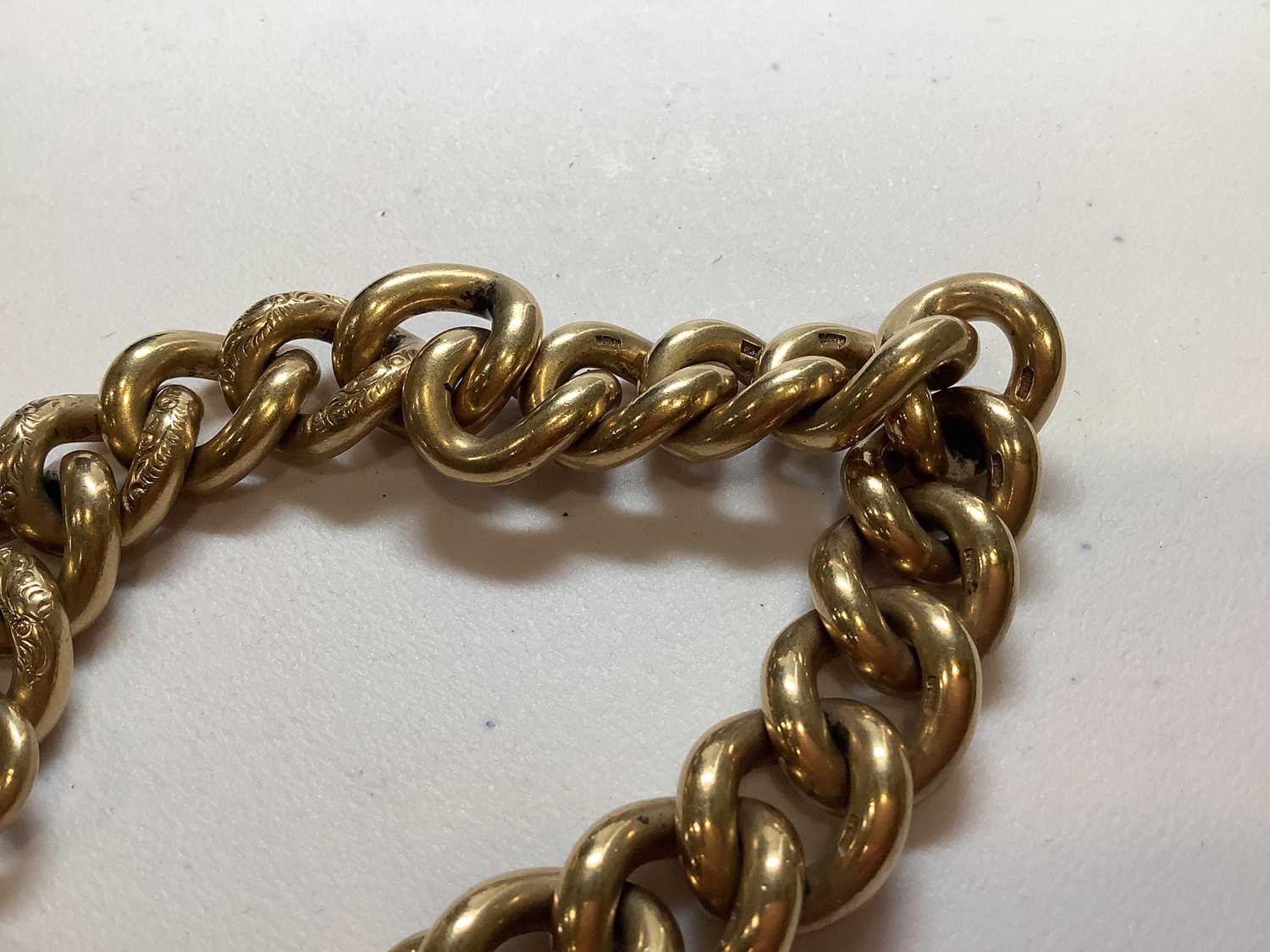 A 9 carat yellow gold solid curb link bracelet. - Image 4 of 8