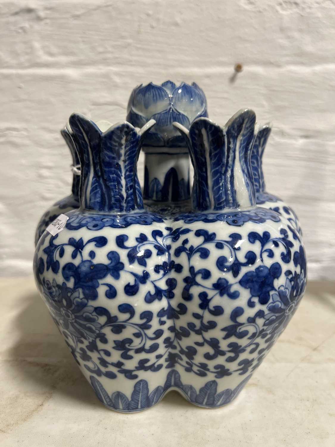 Chinese porcelain blue and white tulip or bulb vase, 19th century - Image 6 of 9