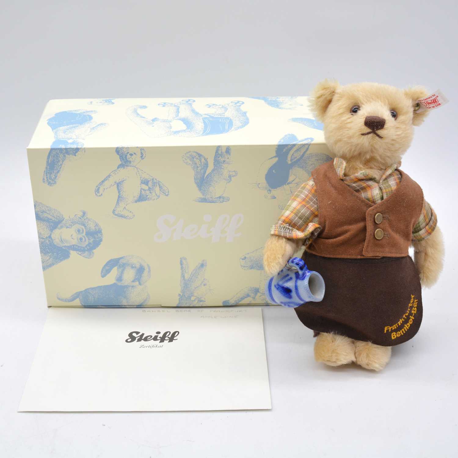 Steiff Germany teddy bear, 673436 'Appelwoi', boxed with certificate.