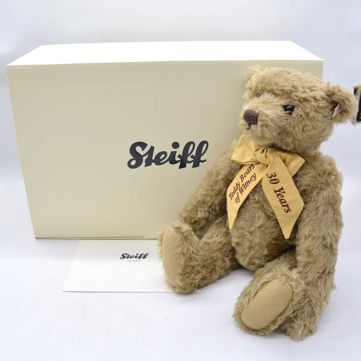 Steiff Germany teddy bear, 664366 'Artie', boxed with certificate