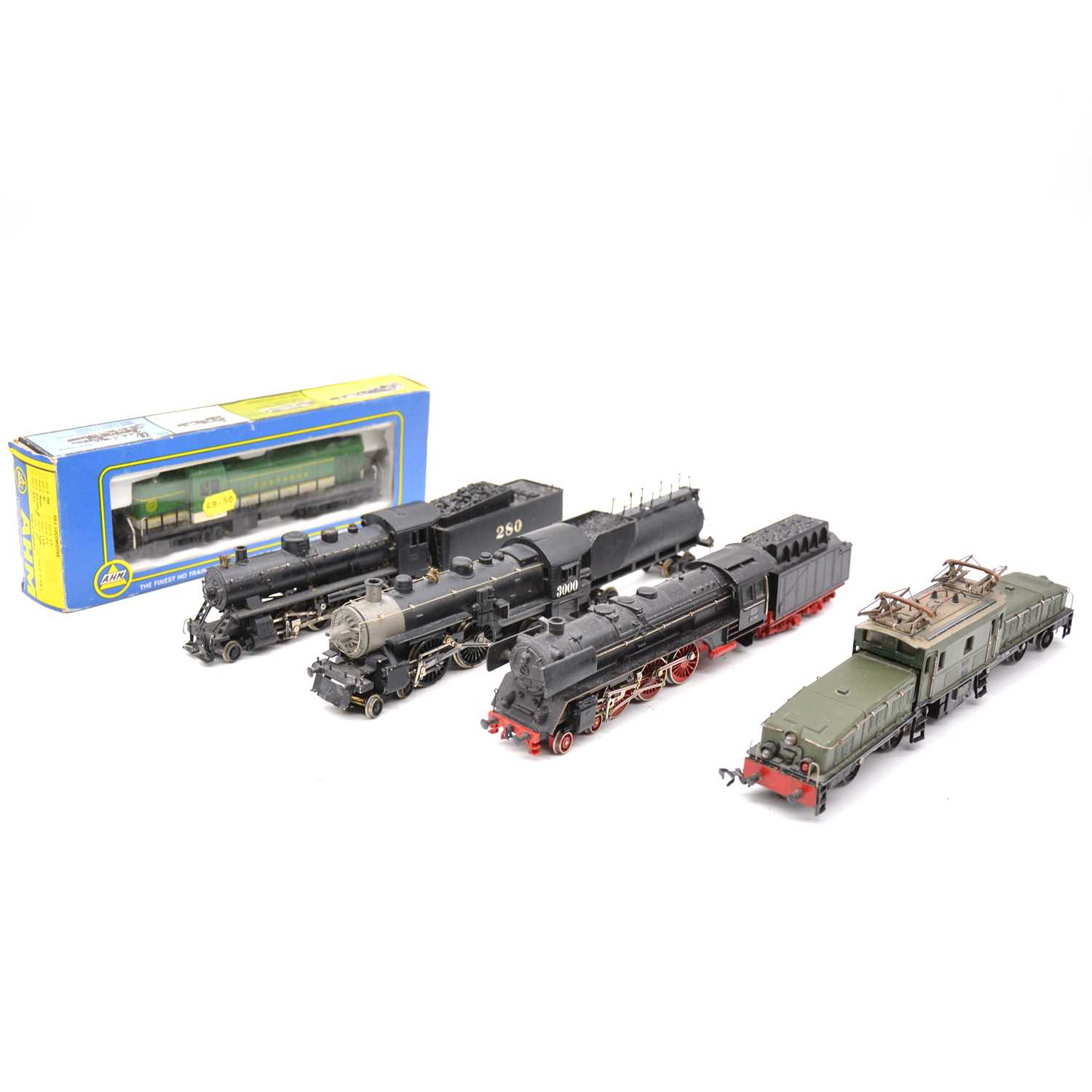 Five OO and HO gauge model railway locomotives, including Marklin, Rivarossi