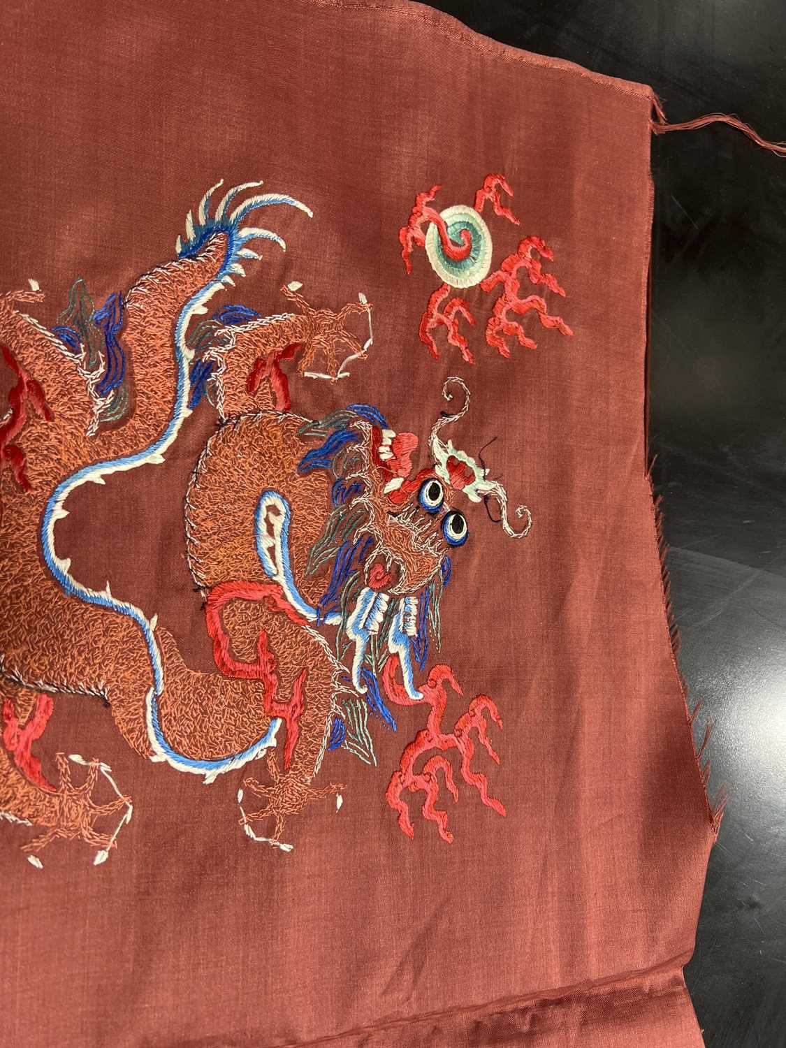 A quantity of modern Chinese embroidered work - Image 6 of 12