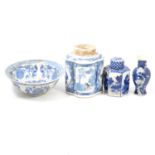 Quantity of modern Chinese blue and white ceramics,