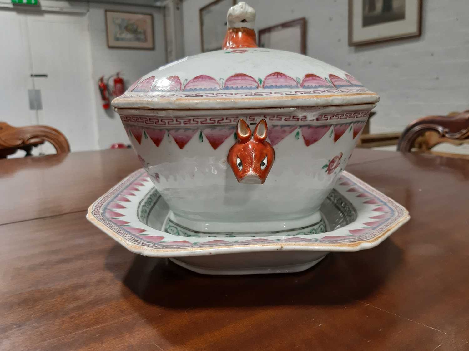 Chinese famille rose tureen on stand - Image 6 of 13