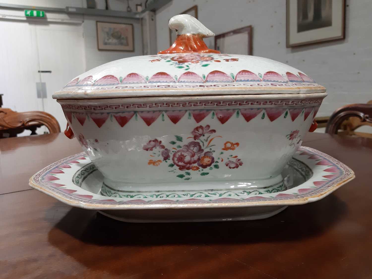 Chinese famille rose tureen on stand - Image 5 of 13