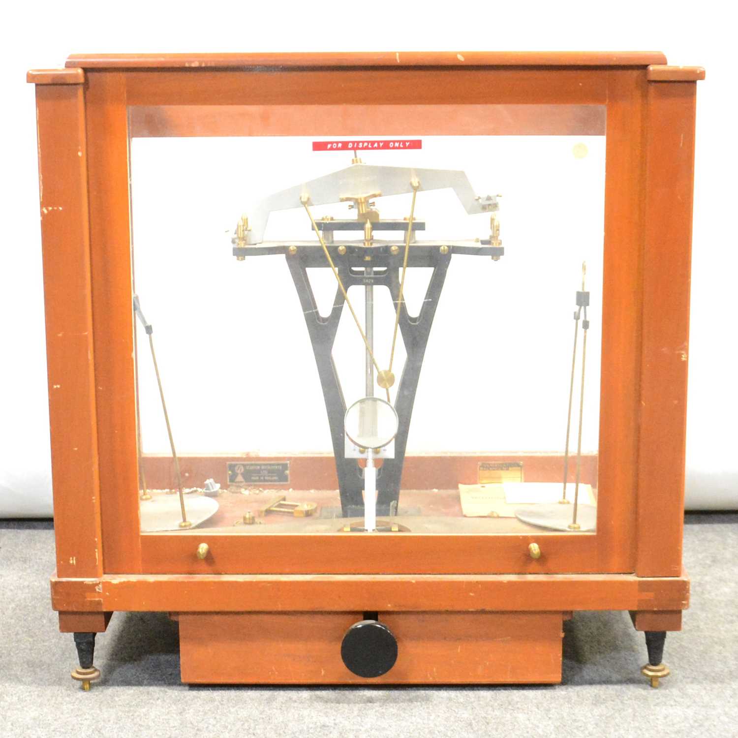 Stanton balance scale, to weigh 1lb