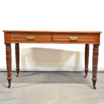 Late Victorian walnut side table,