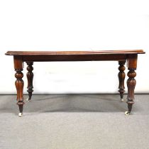 Victorian mahogany pullout dining table and six chairs,