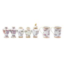 Small collection of Samson armorial porcelain,