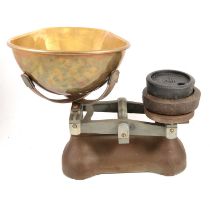 Set of metal and brass scales, and weights,