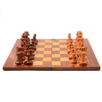Modern Staunton pattern chess set,