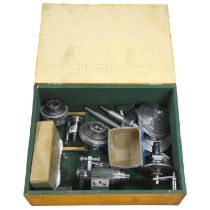 George Thomas dividing head with plate, boxed (contents as found)