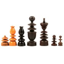 Quantity of turned boxwood and ebonised chess pieces,