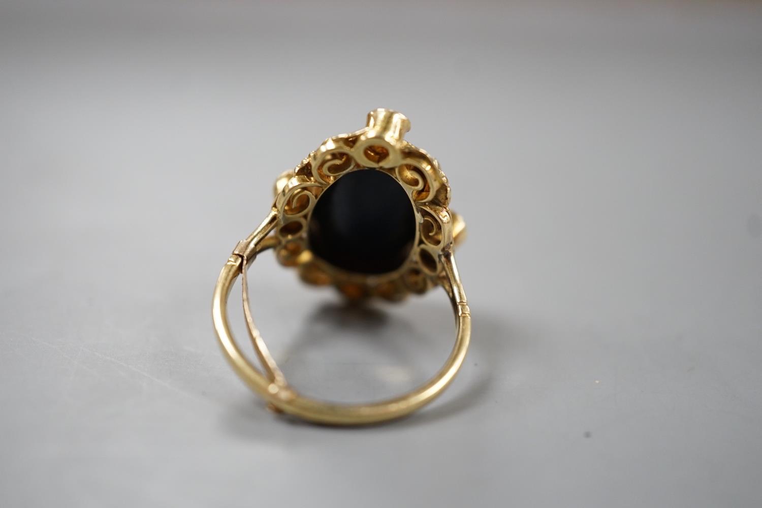 An 18ct Arts & Crafts style oval black doublet and split pearl cluster set dress ring, size Q, gross - Image 4 of 5