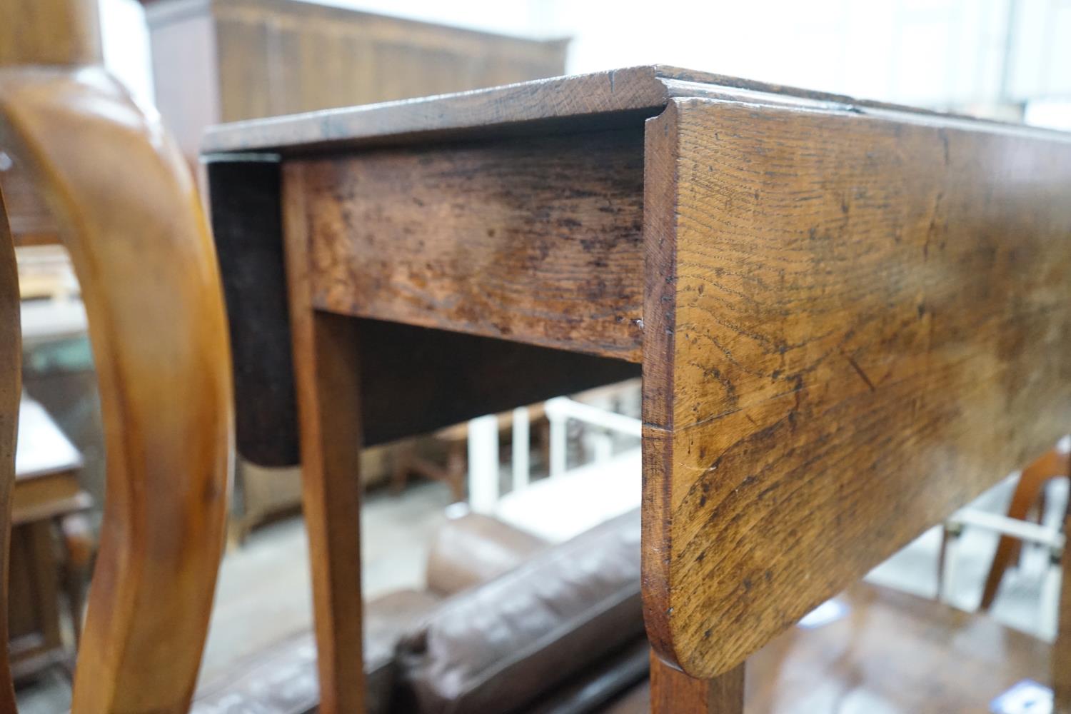 A George III provincial oak Pembroke table, width 97cm, depth 46cm, height 74cm - Image 3 of 3