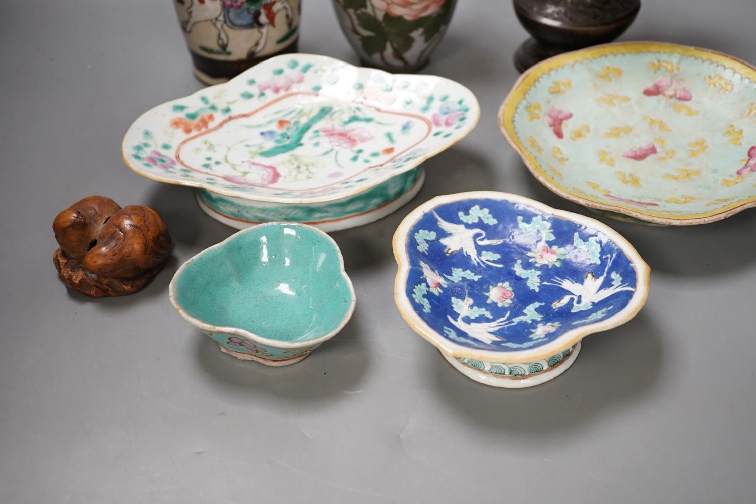 A group of 19th century Chinese porcelain dishes and a vase, and a Japanese ‘bird’ carving etc. - Image 7 of 17