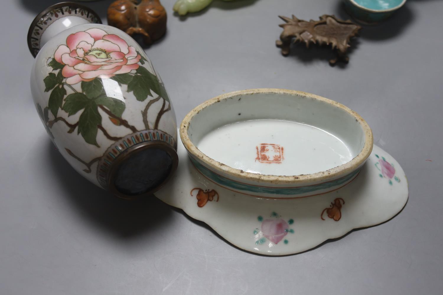 A group of 19th century Chinese porcelain dishes and a vase, and a Japanese ‘bird’ carving etc. - Image 4 of 17