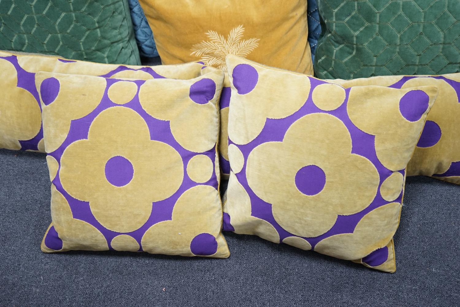 Ten assorted cushions two pairs in purple/gold velvetone pair gold with palm leavesone pair - Image 2 of 4