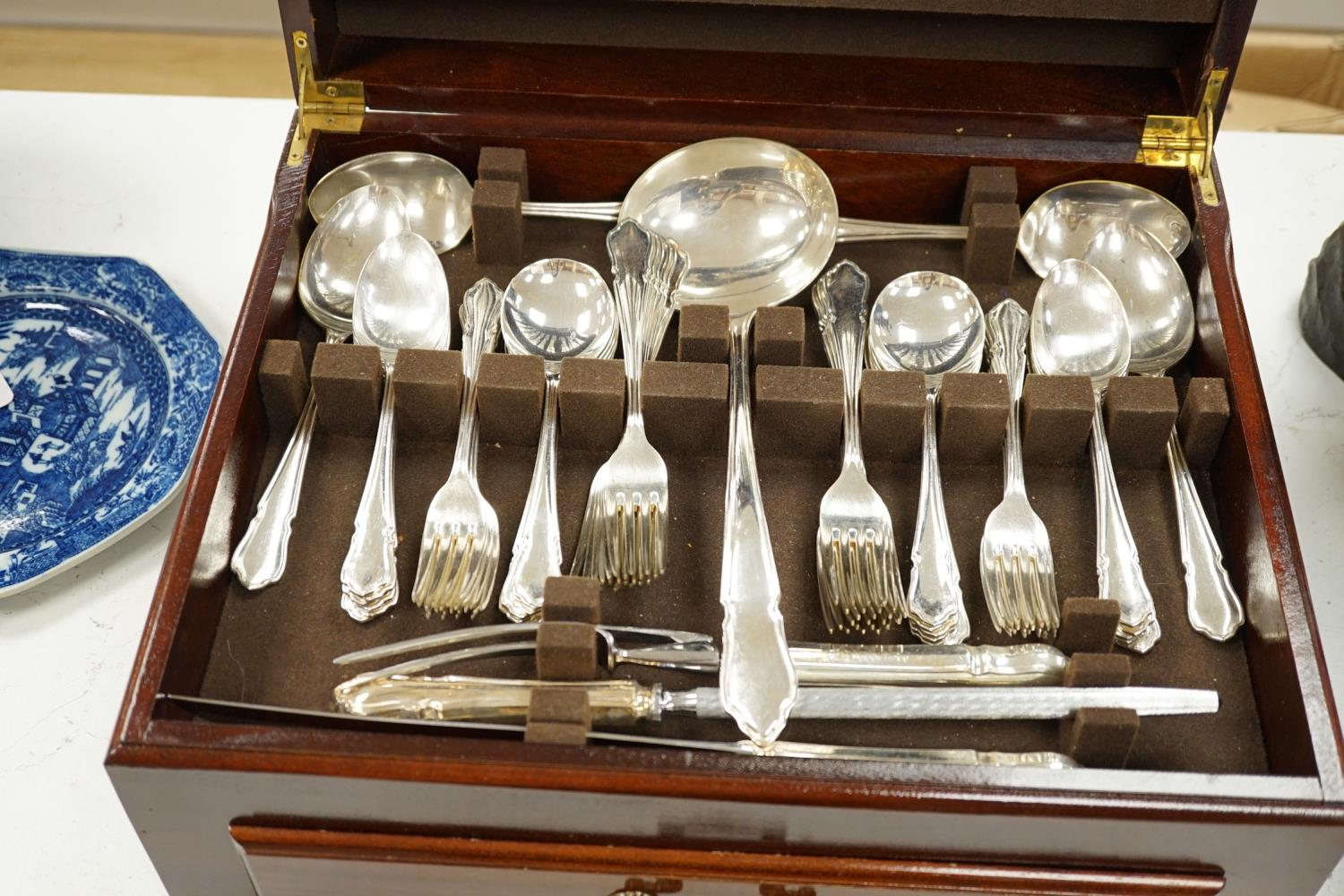 A silver plated two tier canteen of cutlery, - Image 2 of 5