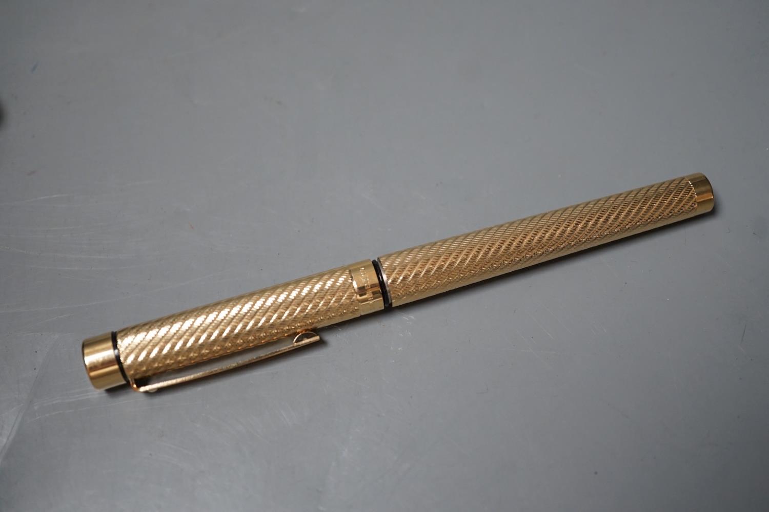 A cased gold plated Shaeffer fountain pen - Image 2 of 4