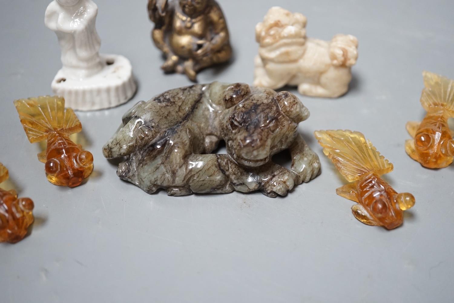 A group of Chinese jade, hardstone, faux amber carvings and models - Image 4 of 6