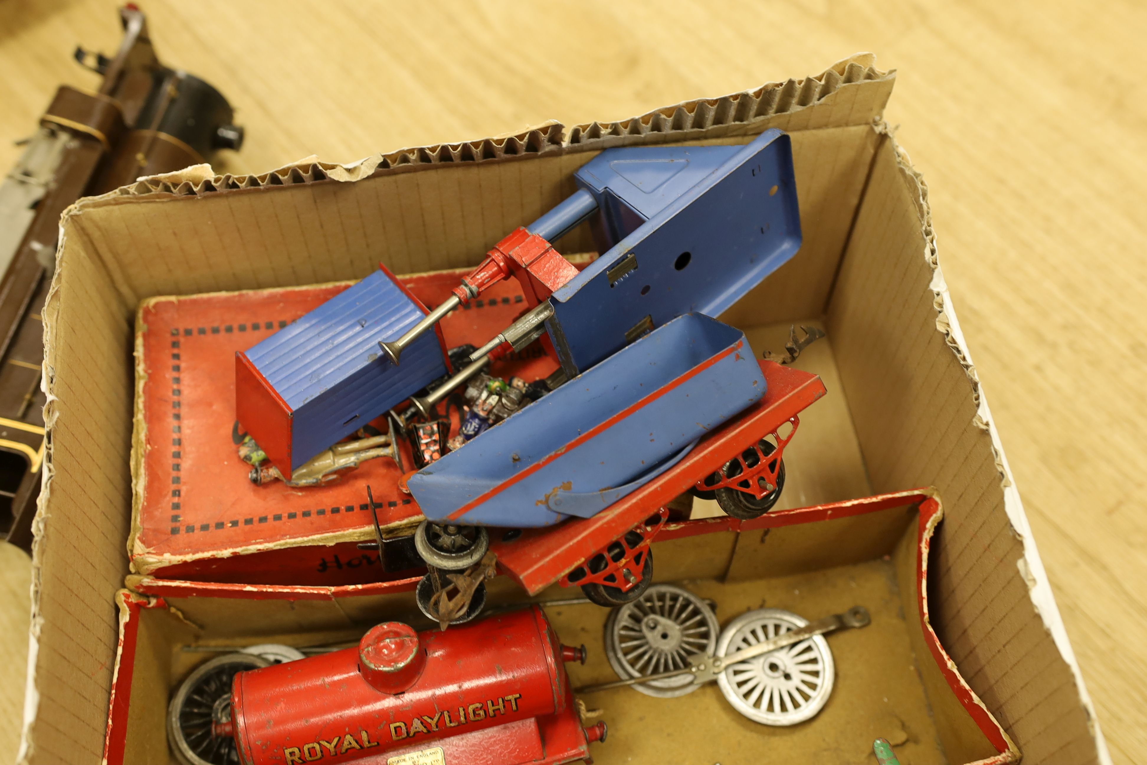 A mixed quantity of Hornby model railway track, a metal crossing, an engine and other items - Image 9 of 12