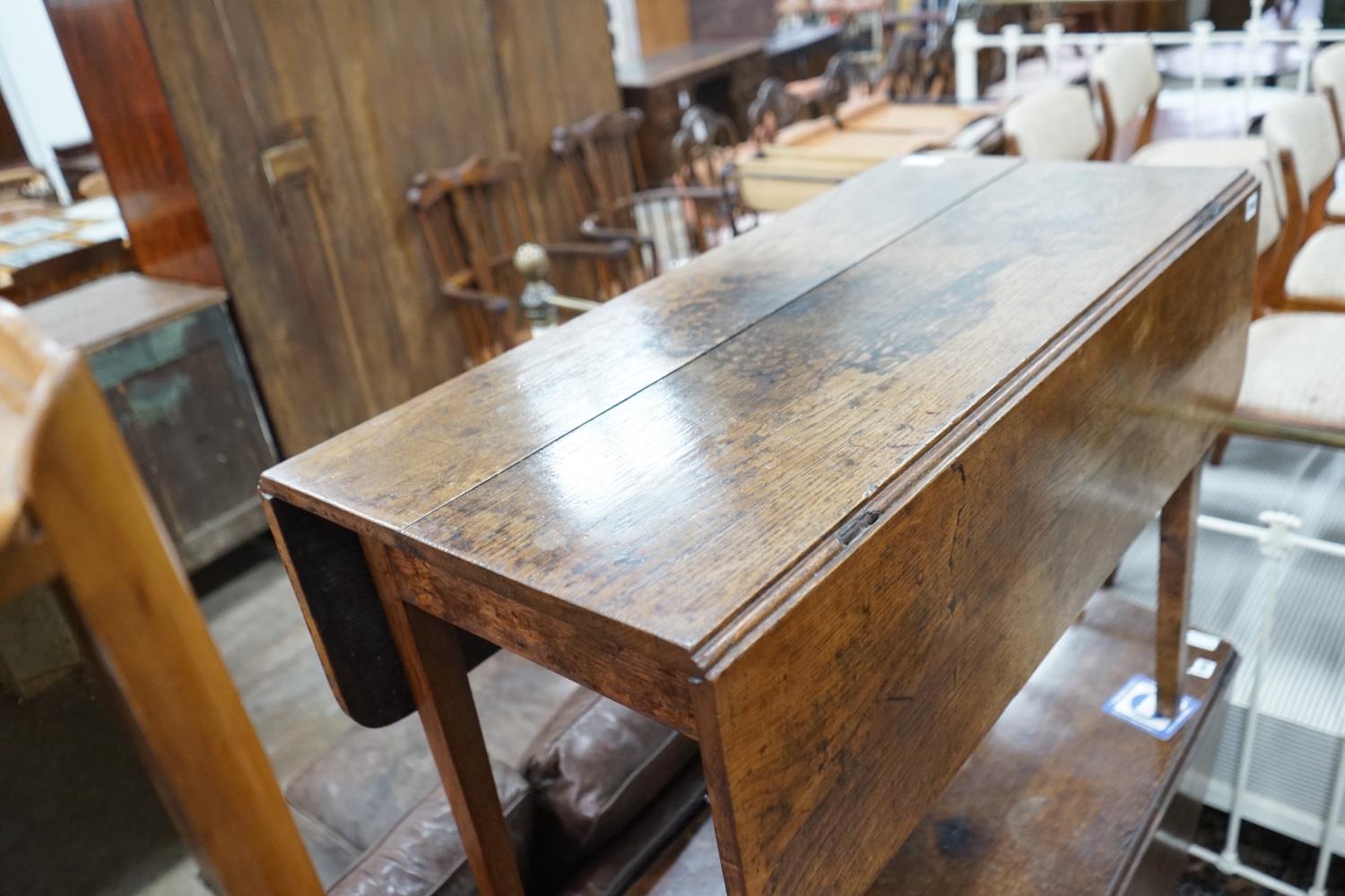 A George III provincial oak Pembroke table, width 97cm, depth 46cm, height 74cm - Image 2 of 3