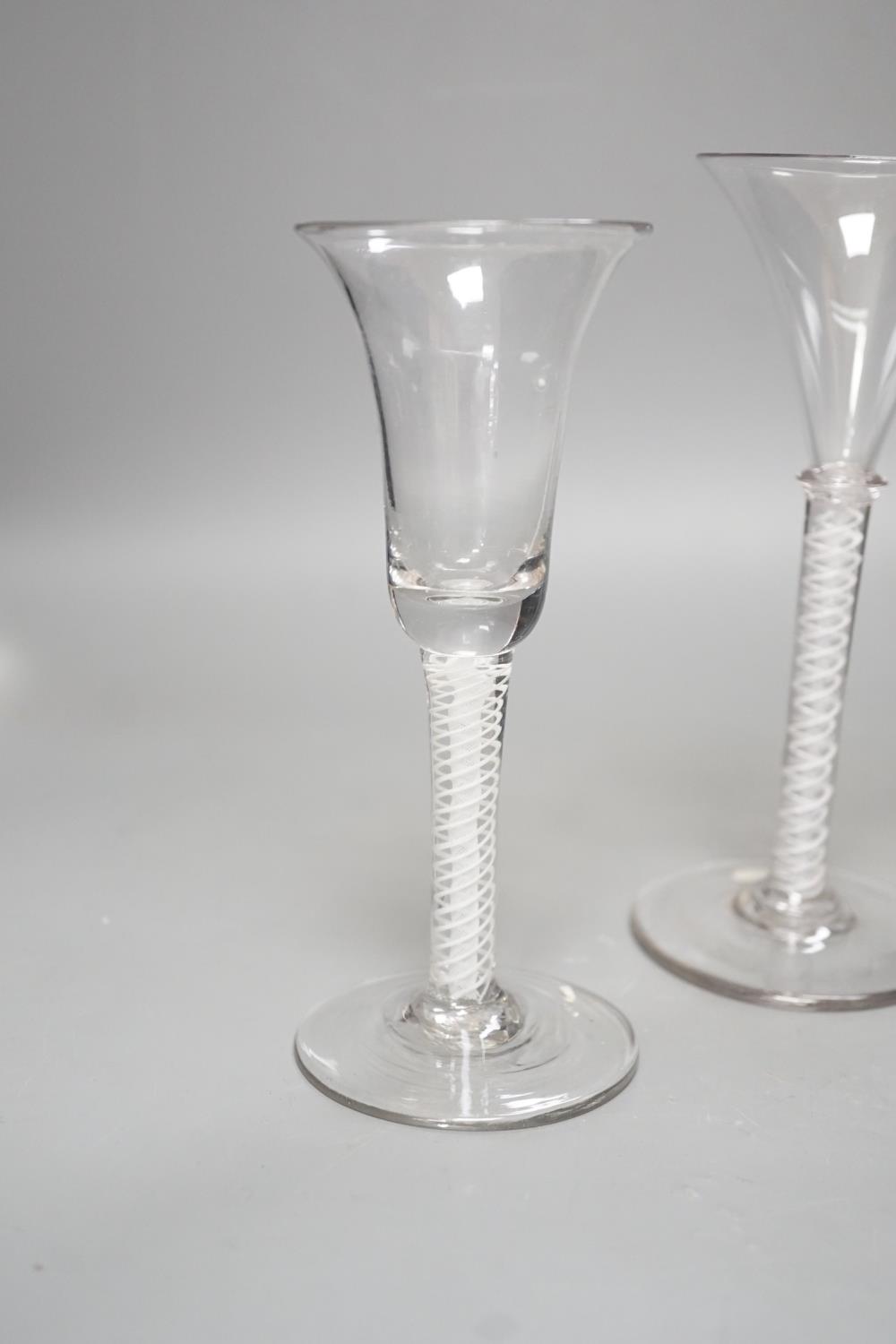 Three opaque or airtwist stem drinking glasses together with a Toddy lifter - 18cm high - Image 3 of 6