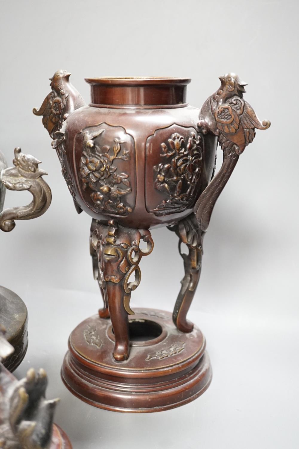 A pair of Japanese bronze vases and covers, 41 cm high and a Japanese two handled vase, 26 cm - Image 5 of 7