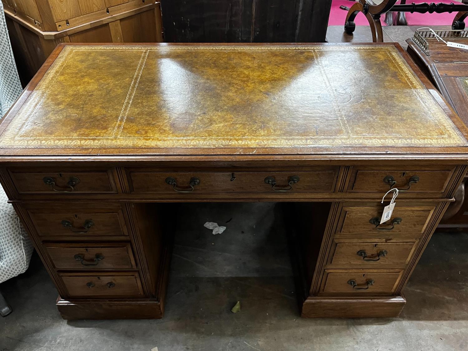 An early 20th century mahogany pedestal desk, width 122cm, depth 66cm, height 77cm - Image 2 of 3