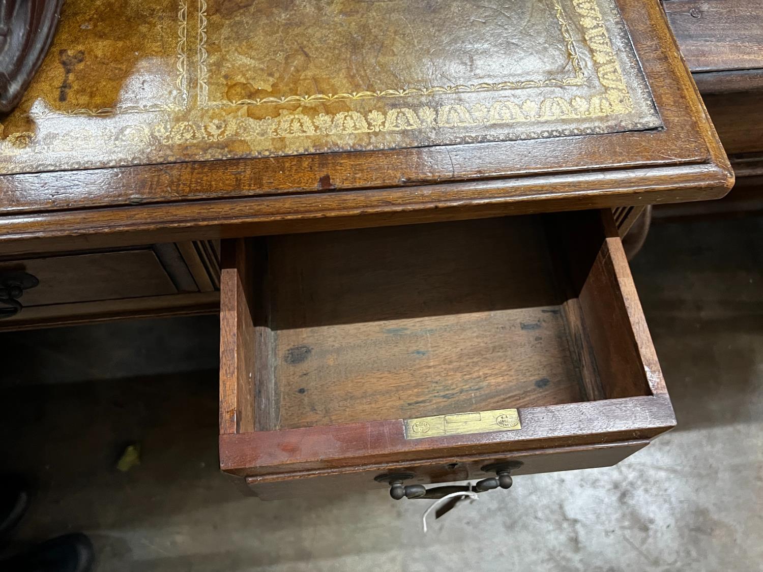 An early 20th century mahogany pedestal desk, width 122cm, depth 66cm, height 77cm - Image 3 of 3