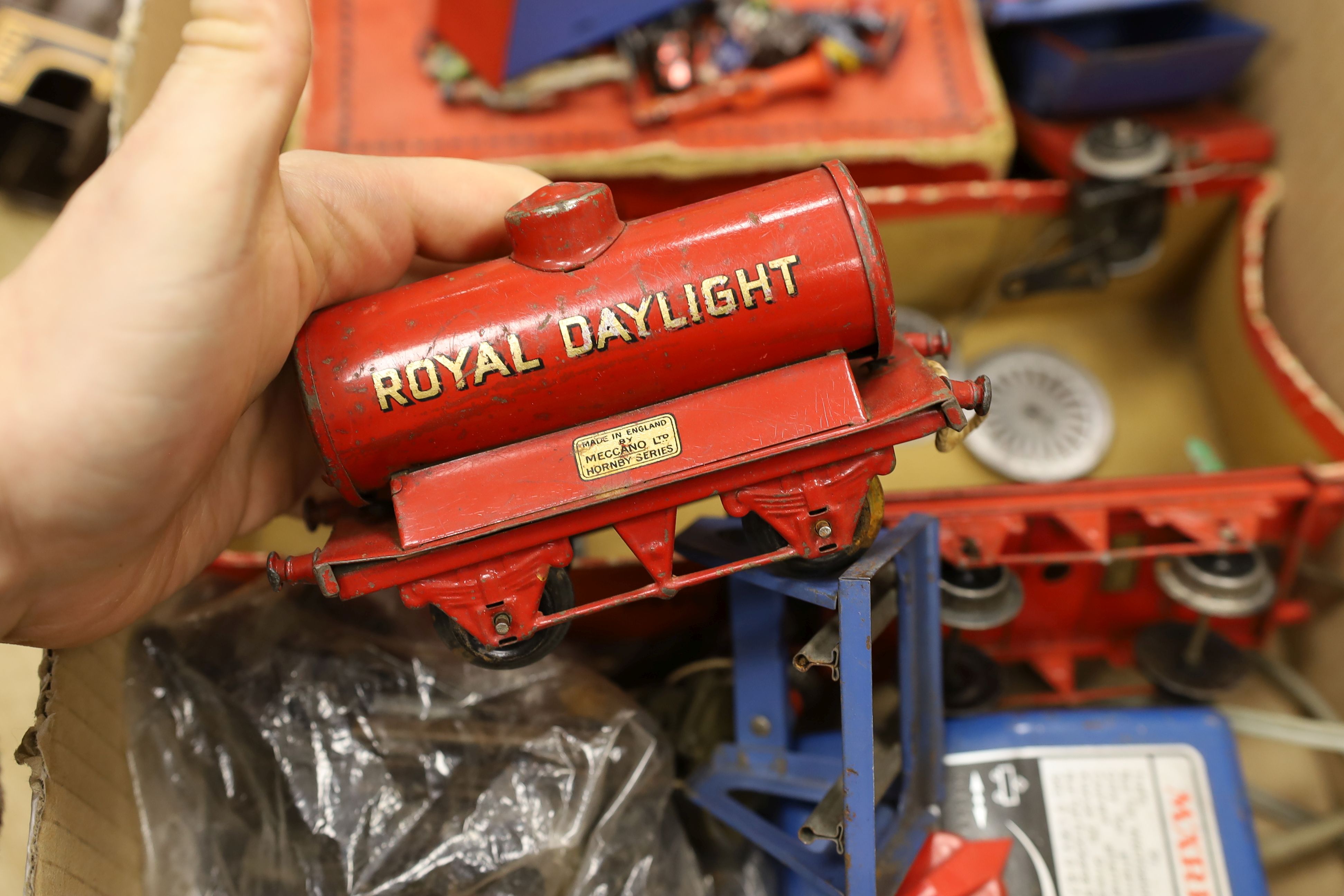 A mixed quantity of Hornby model railway track, a metal crossing, an engine and other items - Image 8 of 12